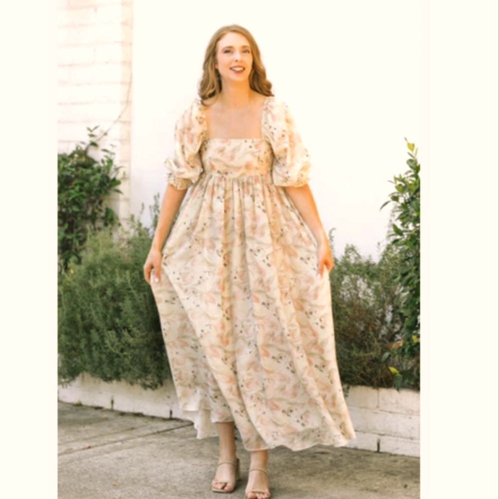 NWT STORIA Mona Maxi Dress With Smocking In Summer  Peach & Cream Floral